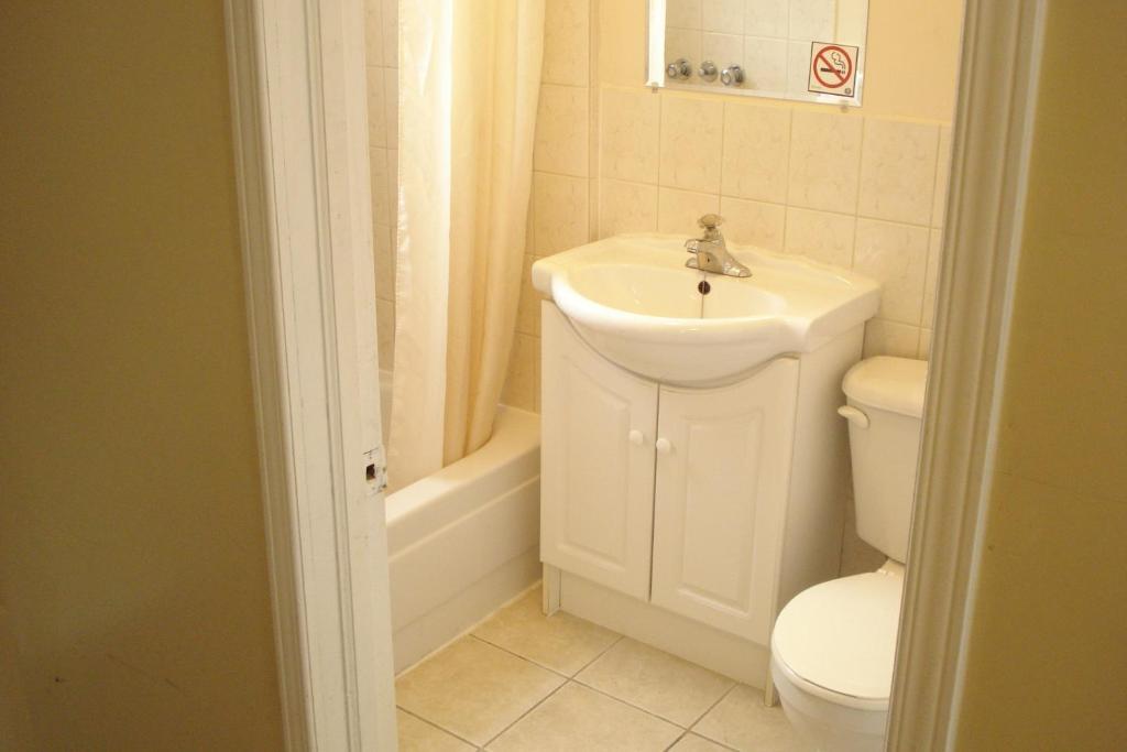 Eastcourt London Motel الغرفة الصورة